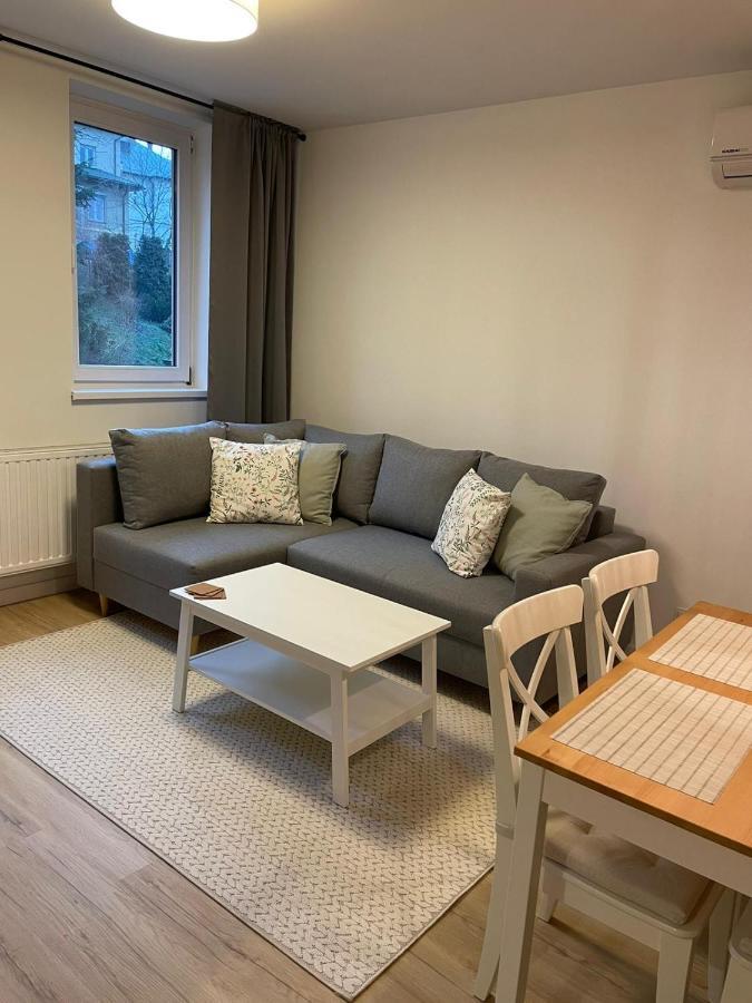 Apartamenty Guzik 22 Кросно Экстерьер фото