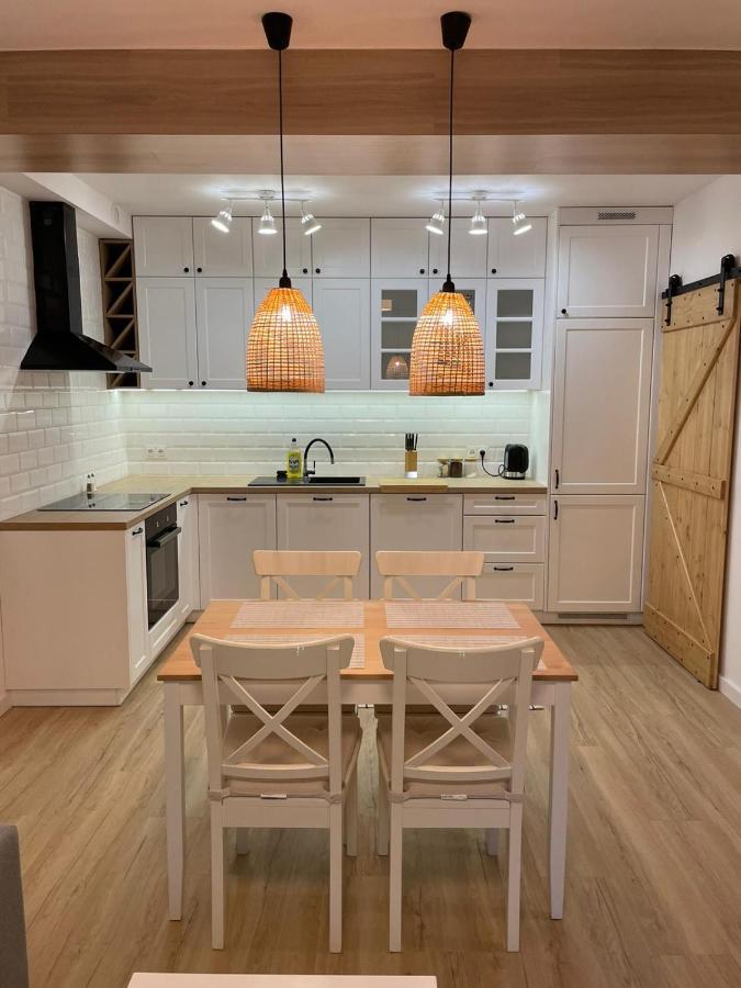 Apartamenty Guzik 22 Кросно Экстерьер фото