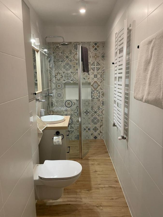 Apartamenty Guzik 22 Кросно Экстерьер фото