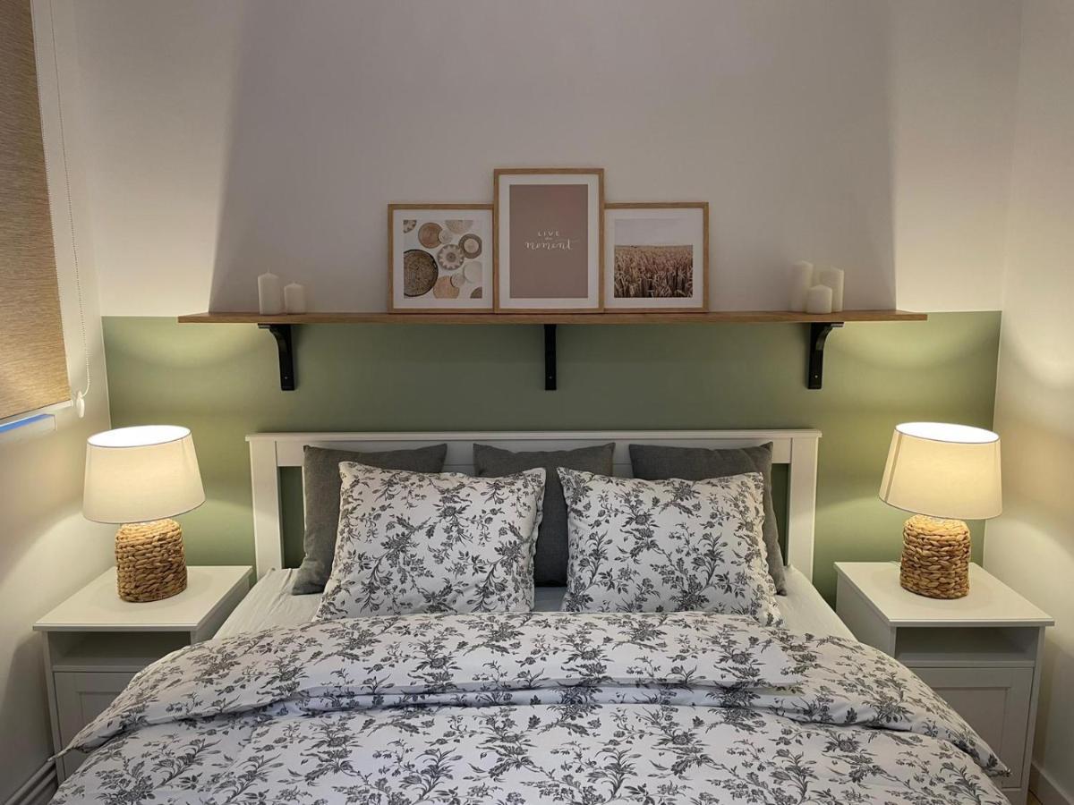 Apartamenty Guzik 22 Кросно Экстерьер фото