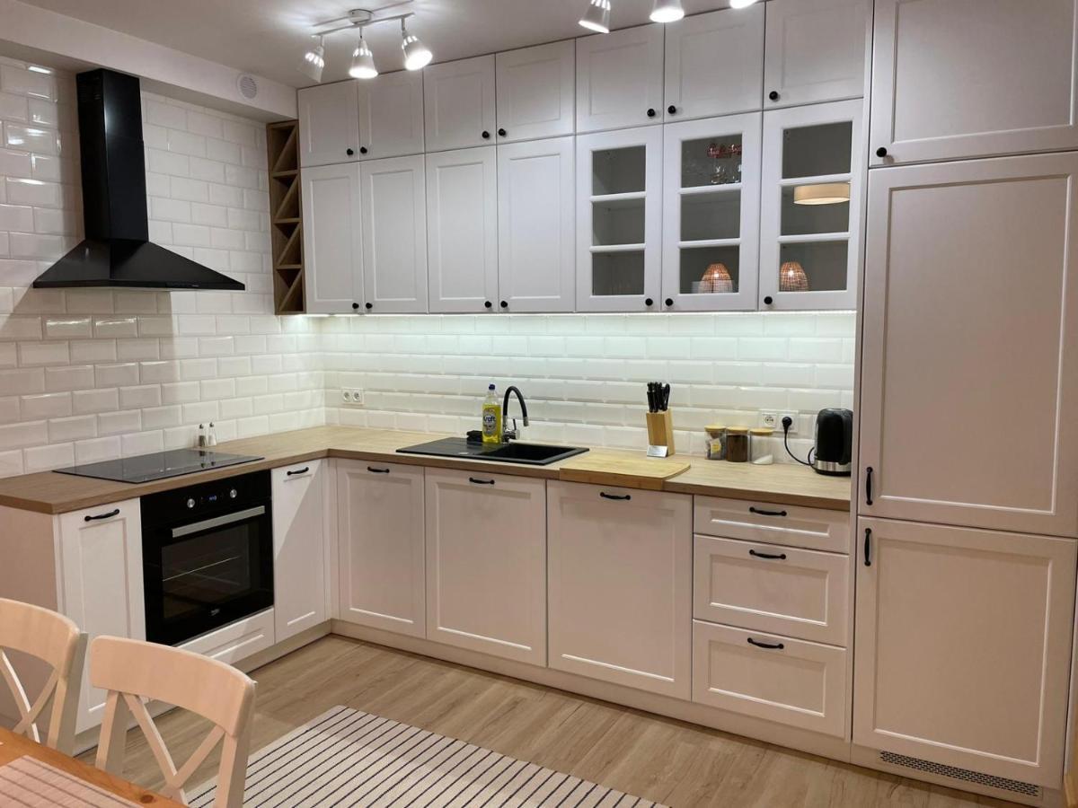 Apartamenty Guzik 22 Кросно Экстерьер фото