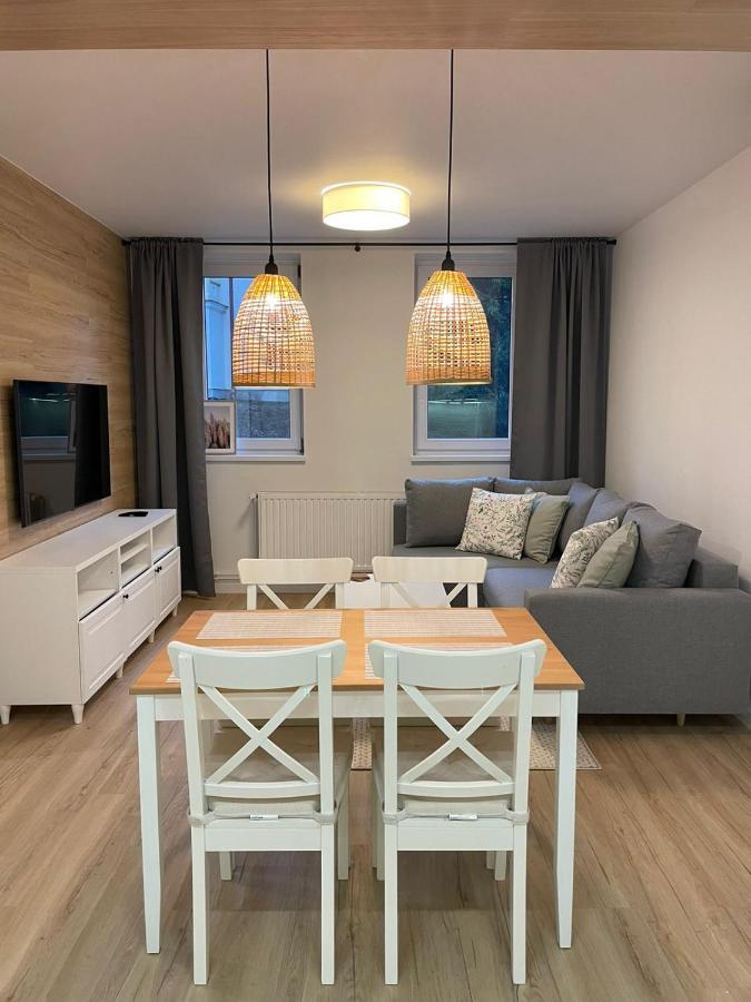 Apartamenty Guzik 22 Кросно Экстерьер фото